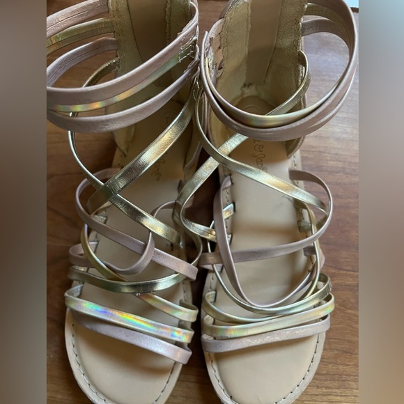 Cat & Jack Sandals - Picture 1 of 8